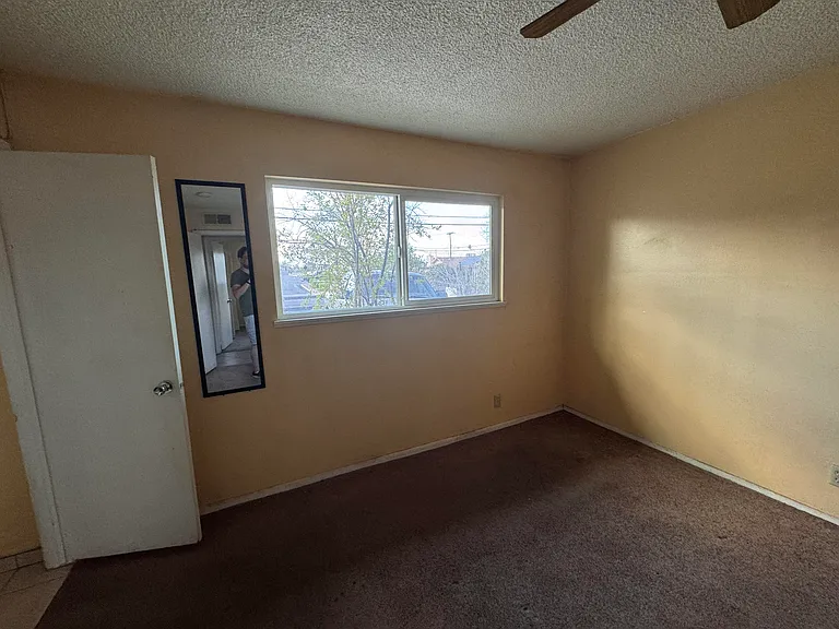 4417 W Bonanza Rd — Photo 11