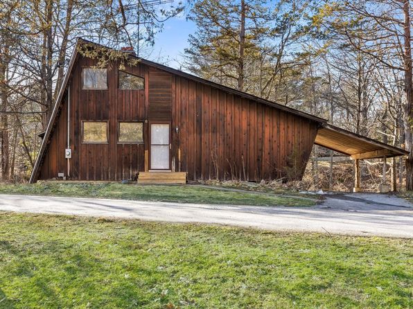 304 Lake Lodge Dr
