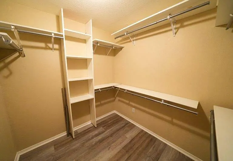 383 Gayle Ave — Photo 17