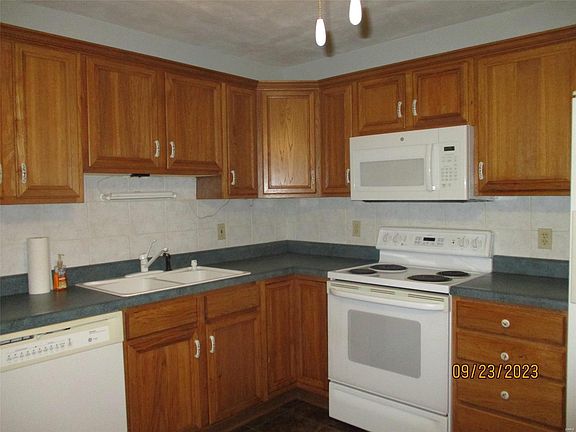 4th image of 3561 Valleywood Dr