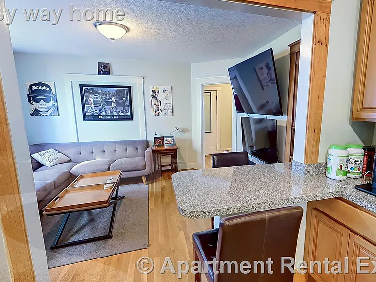 18 Bond St #2 — Photo 7