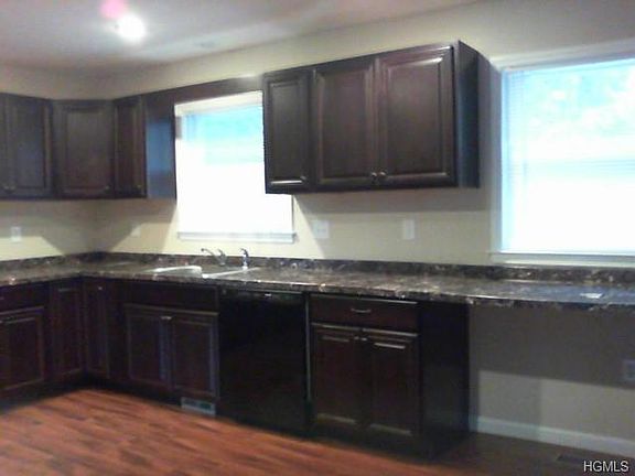 3rd image of 21 Cooper Dr