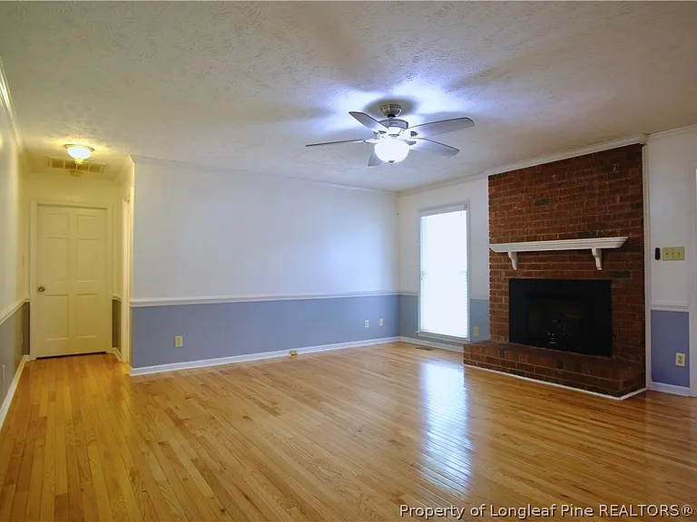 1987 Penrose Dr — Photo 14