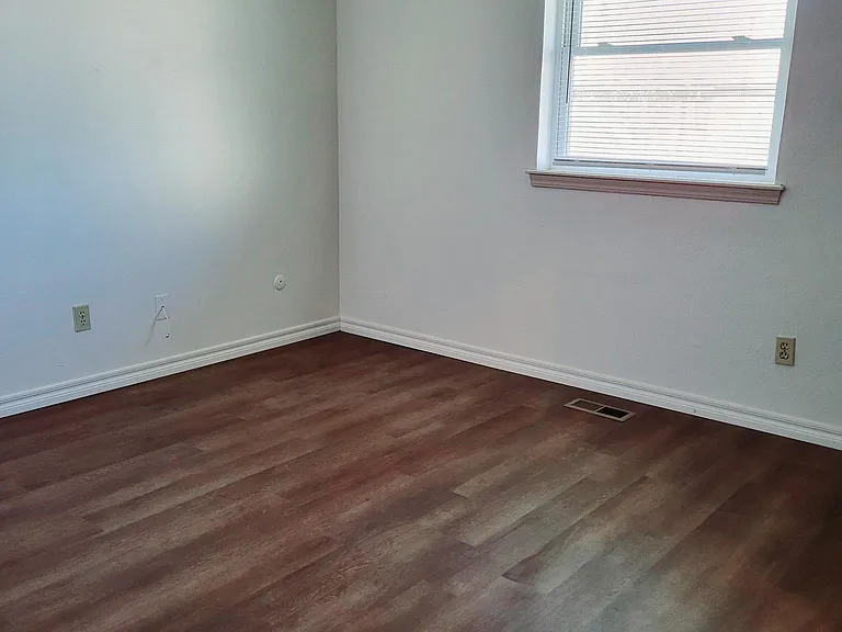 4909 Washington Sq — Photo 11