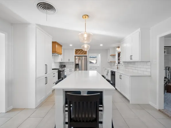 2011 Fairfax Dr, Corsicana, TX 75110