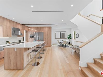 2108 Barry Ave, Los Angeles, CA, 90025