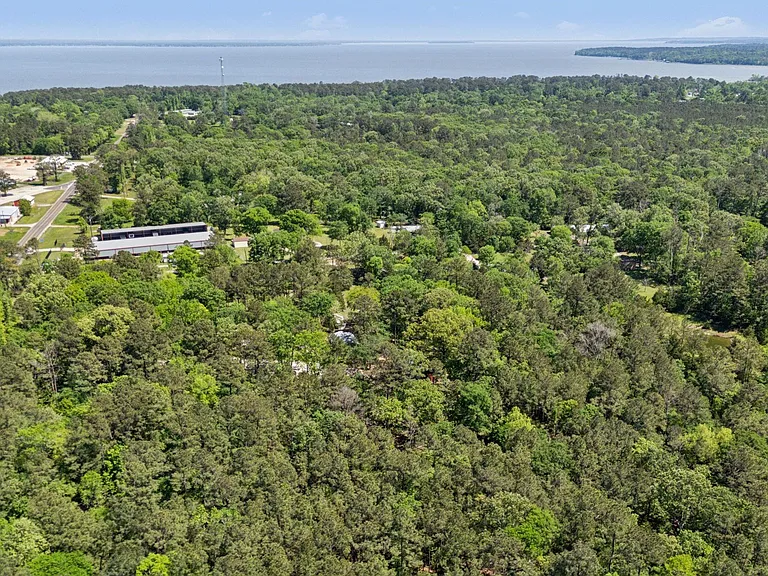 10 Boat Launch Rd — Photo 26