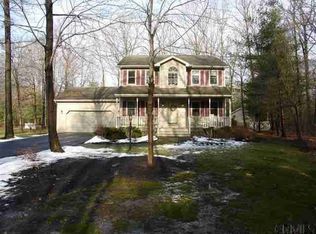 4 Maurice Ln, Clifton Park, NY 12065