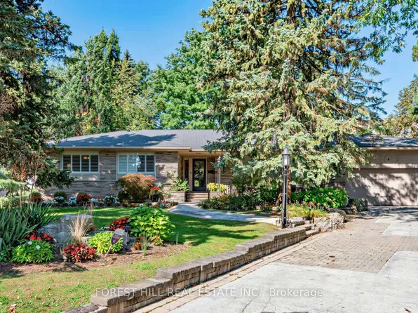 4 Abrams Pl, Toronto, ON M2L 1W8