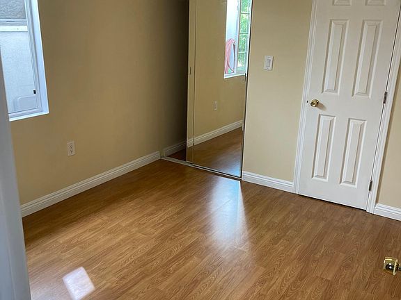 2nd image of 1006 1/2 E Angeleno Ave