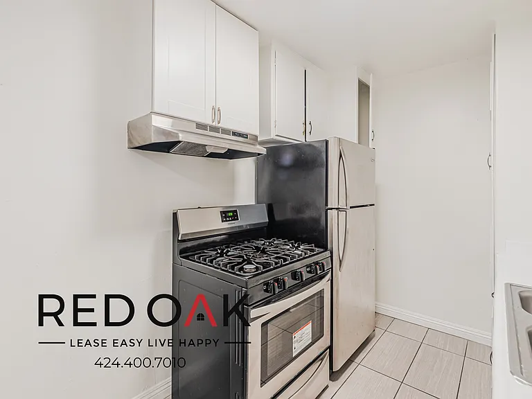 5832 Carlton Way #2 — Photo 8
