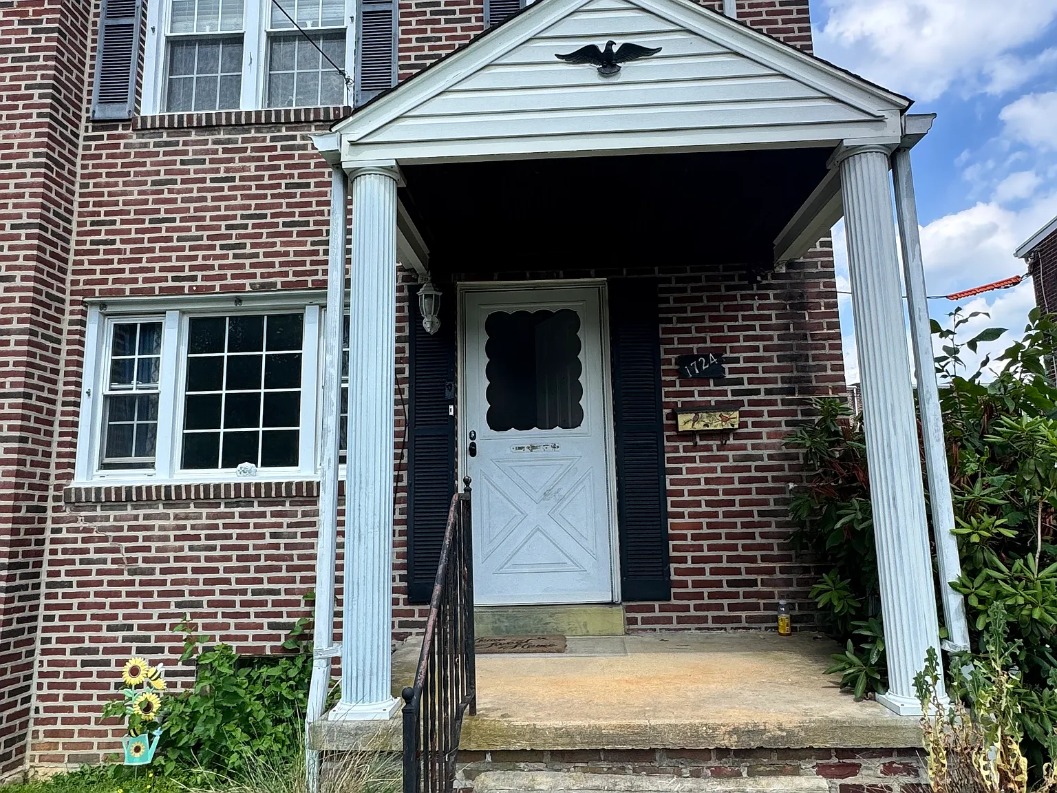 3 bed, 1150 sqft, $1,900 — Photo 1