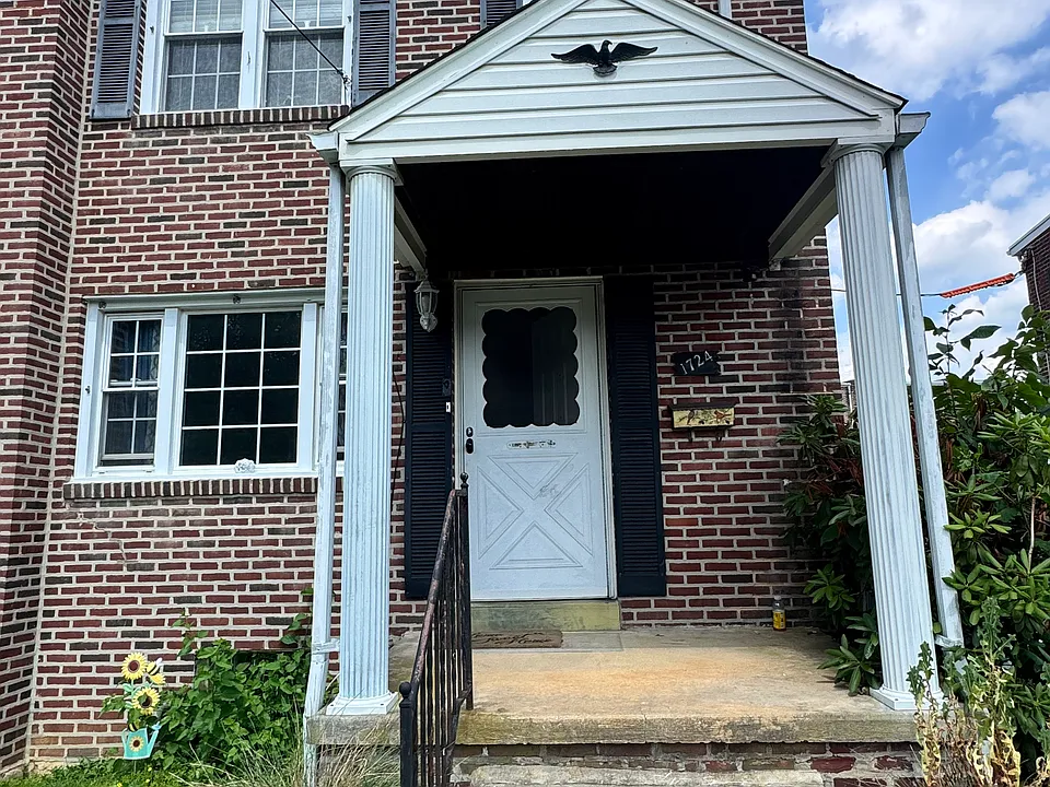 1724 Robbins Pl