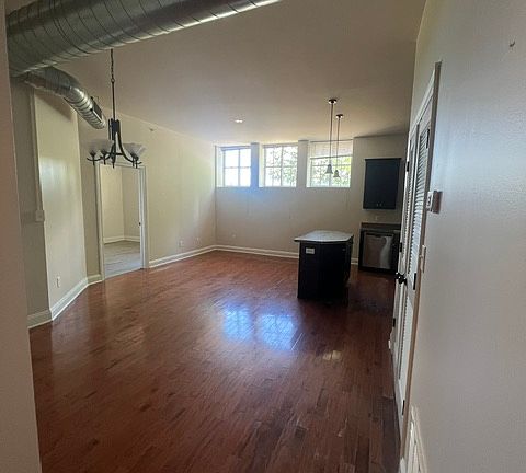2nd image of 103 Kings Rd APT 106