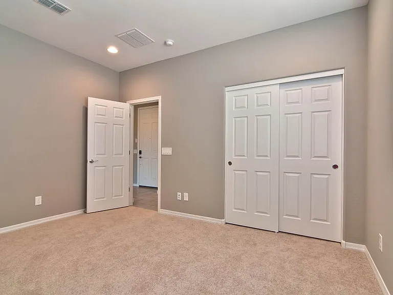 6303 S 24th Pl — Photo 11