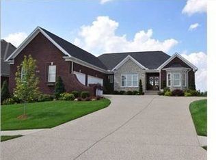 1019 Champions Cir, Simpsonville, KY