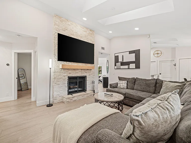 13571 Jonquil Pl — Photo 13
