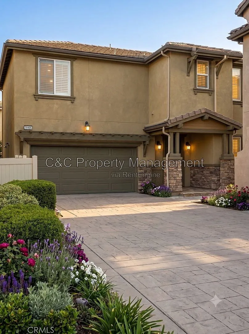 3 bed, 2.5 bath, 1945 sqft, $4,000 — Photo 1