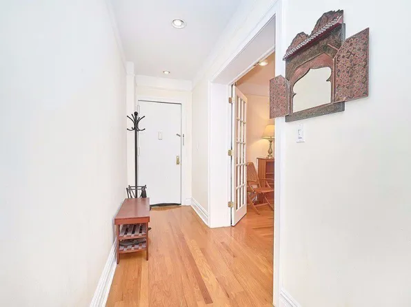 700 Riverside Drive image 3 of 15