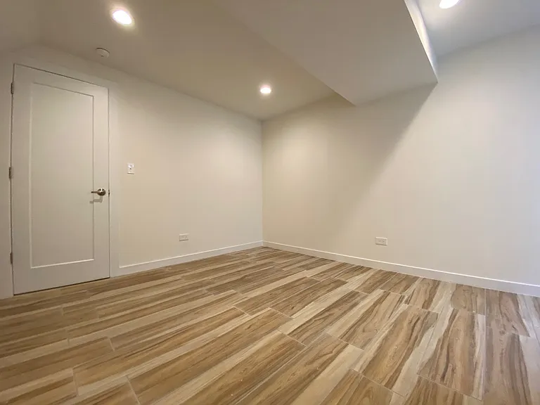 2236 S Wood St #G — Photo 7