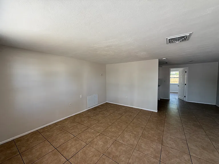 3511 Odom Dr — Photo 2