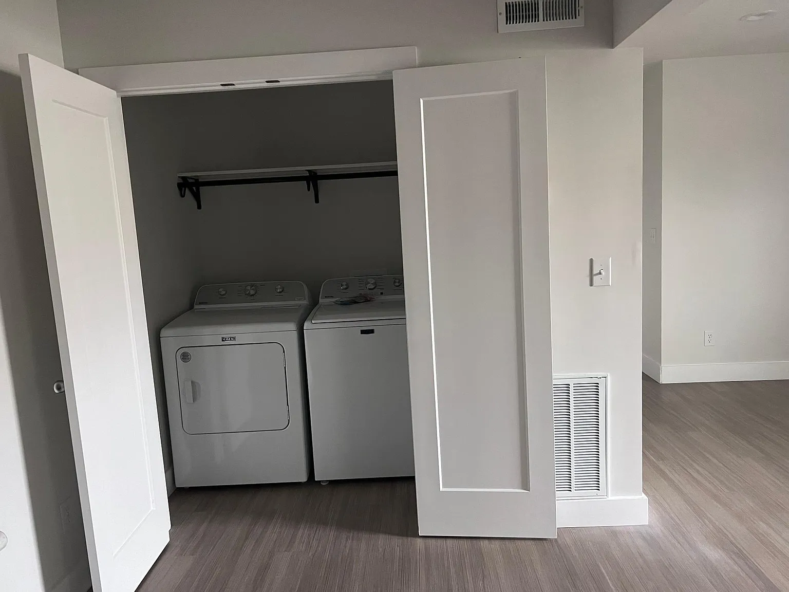 1736 Old Gray Station Rd — Photo 3