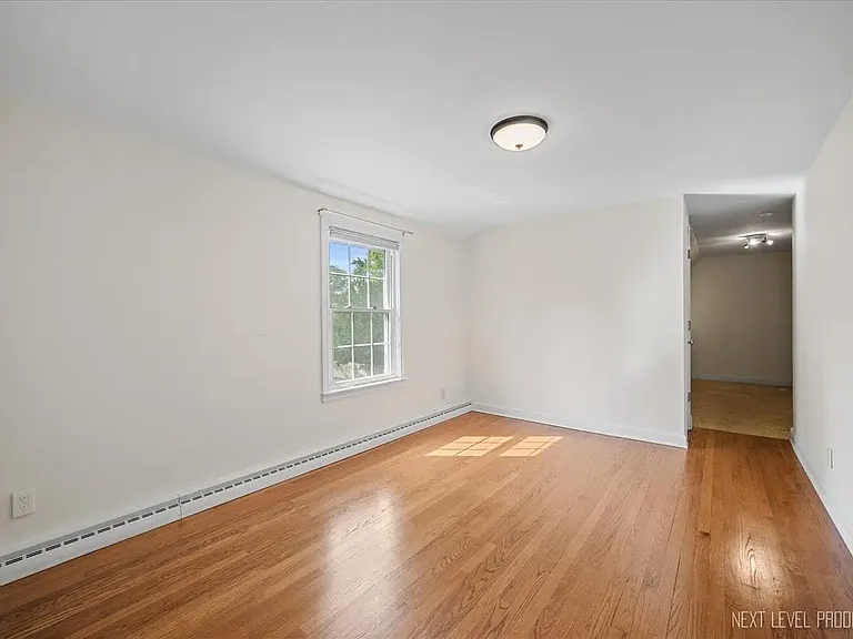 710 Peck Rd — Photo 22