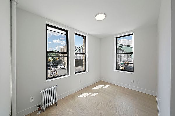 1st image of 304 10th St #298-6