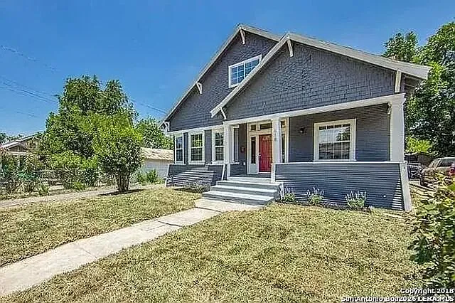 618 Saint James
