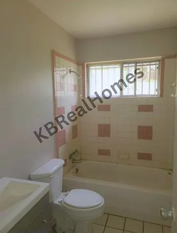 2226 Durham Ave — Photo 4