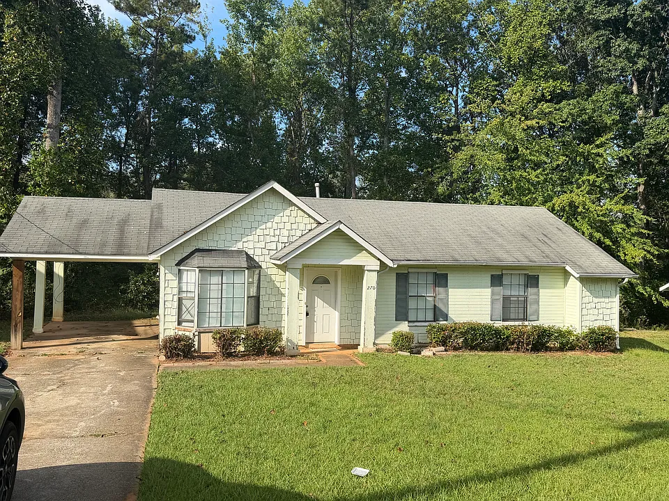 270 Chase Woods Cir