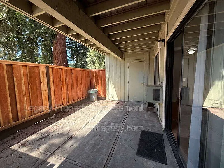 2125 Northwood Cir #D — Photo 10
