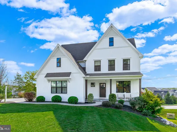 19 Springview Dr, Lititz, PA 17543