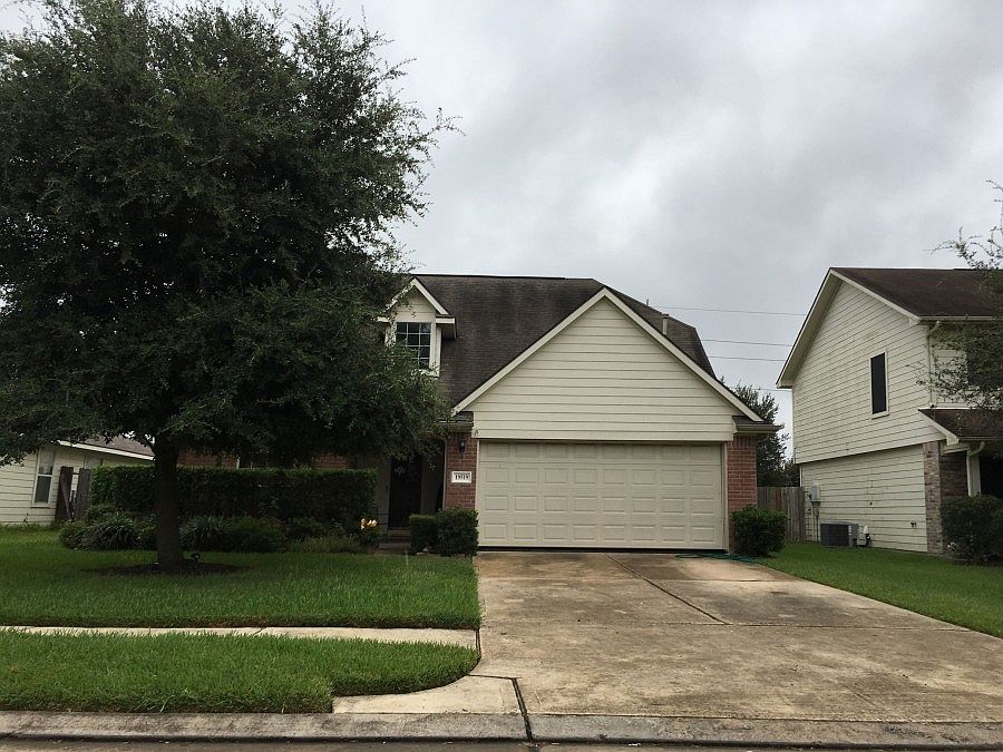 2nd image of 19519 Winston Hill Dr