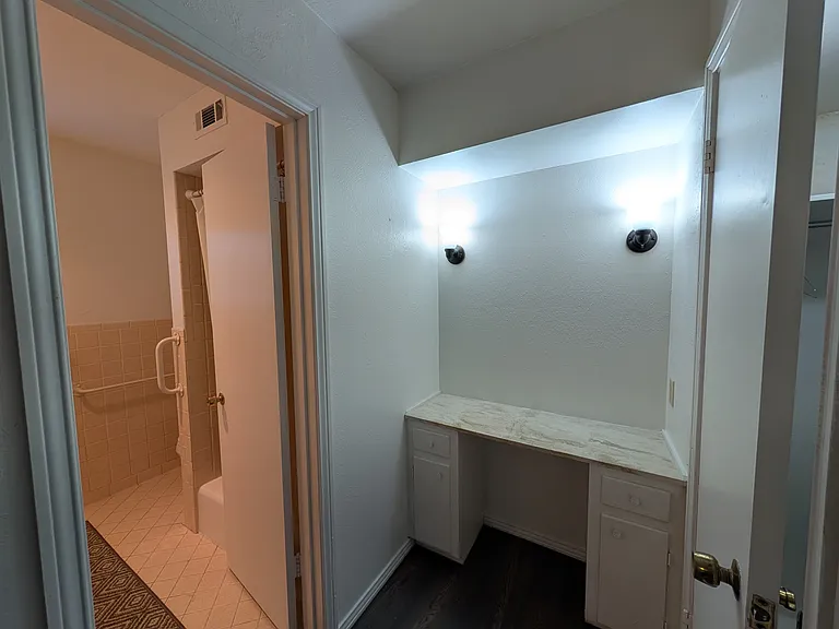 4715 Skillman St #A — Photo 18