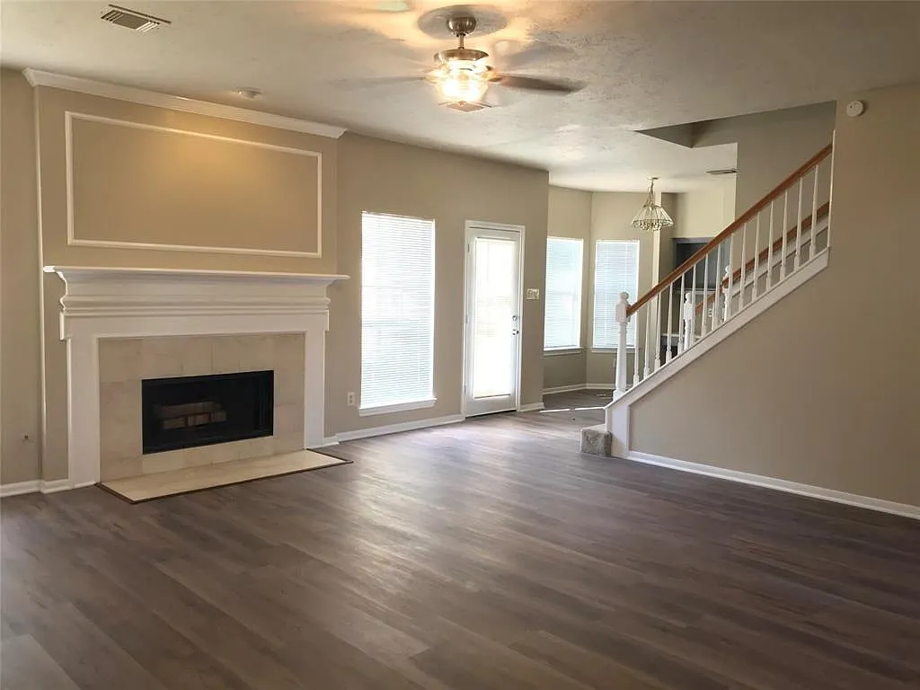 4 bed, 2.5 bath, 2700 sqft, $2,580 — Photo 4