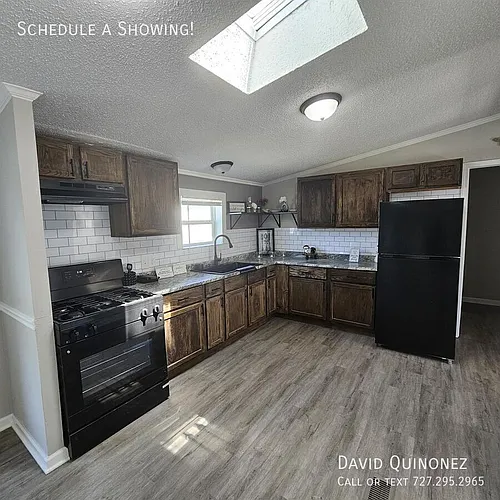 2737 W Washington Ctr Photo 1