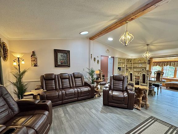 5th image of 160 Greystone Dr