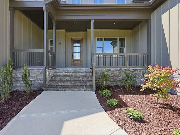 3rd image of 120 Broadleaf Ln