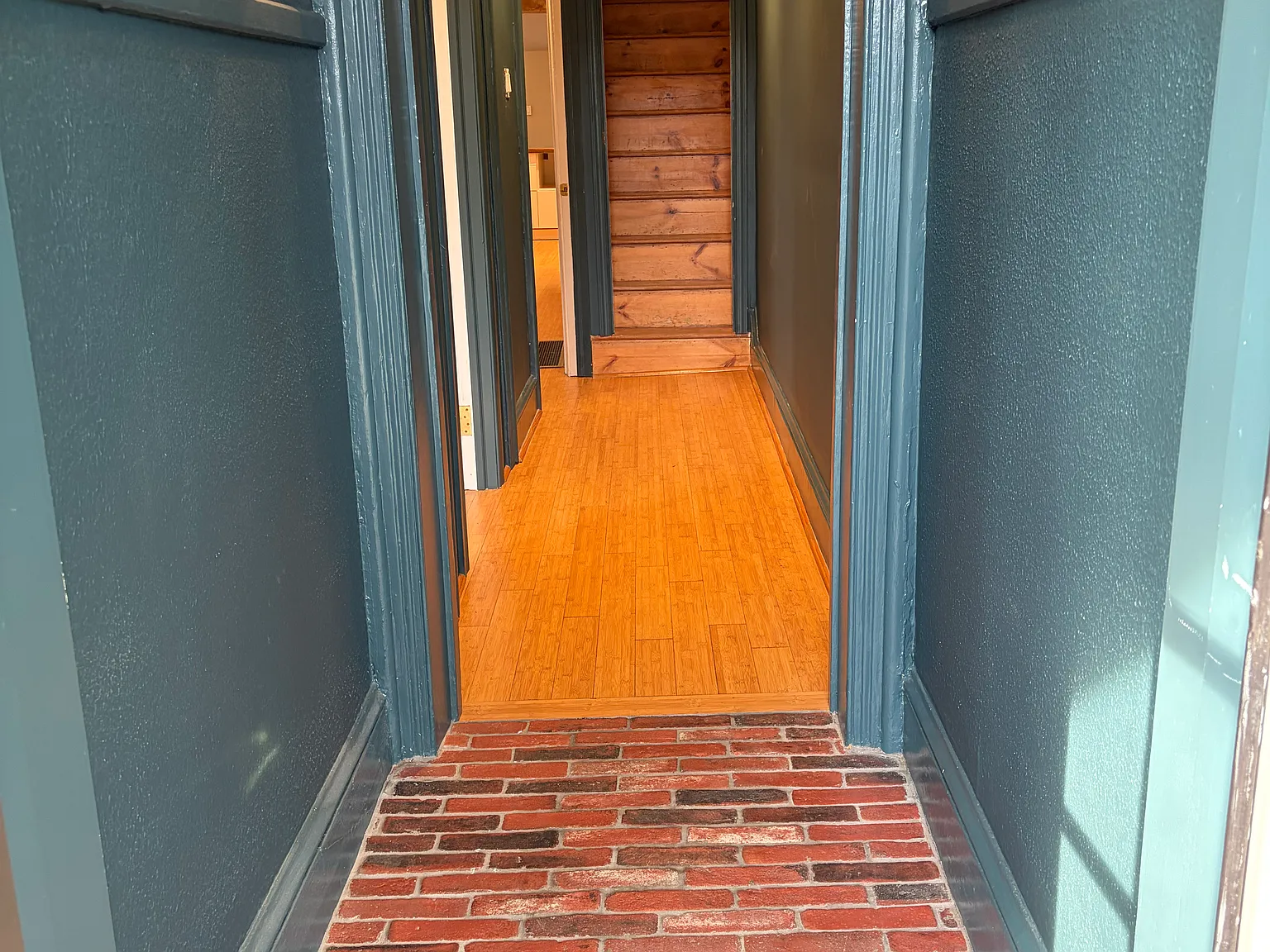 3 bed, 2.5 bath, 1932 sqft, $3,890 — Photo 3