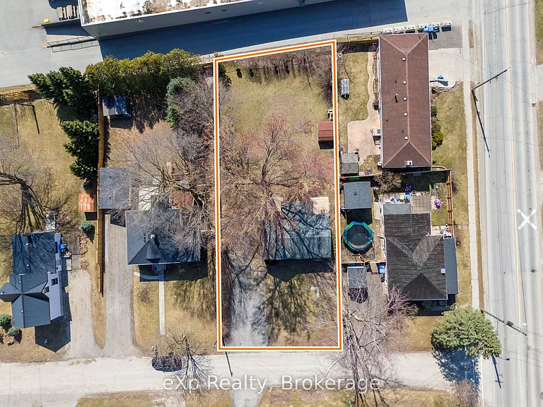 236 Sydenham St — Photo 47
