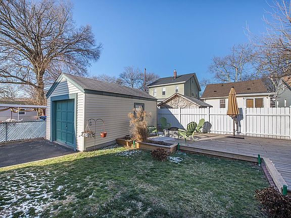5th image of 72 Lakewood Terrace