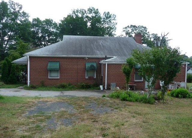 2nd image of 1611 E Stadium Dr