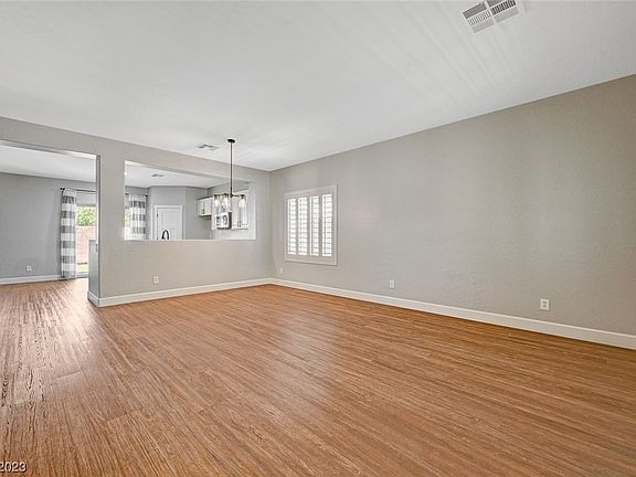 5th image of 244 Pioneers Peak Ave