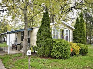 30 Flagler Dr #30, Olmsted Falls, OH 44138