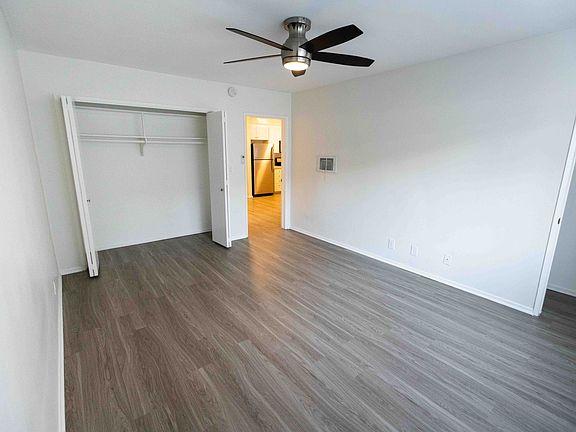 5th image of 204 Washington Ave APT 106