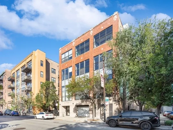 11 N Green St APT 2A, Chicago, IL 60607