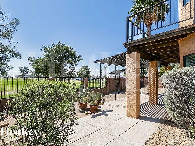 6512 N 85th Ave — Photo 16