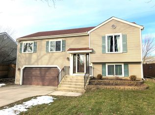 305 E Sheridan Dr, Bartlett, IL