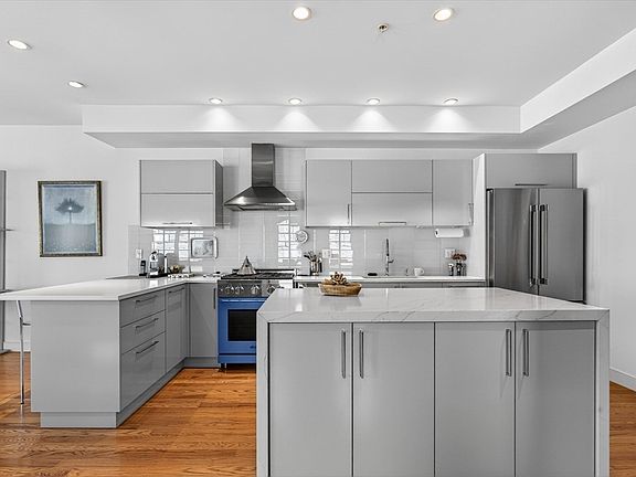 2nd image of 288 C St Unit 4